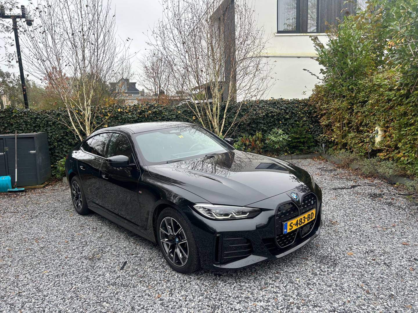 BMW Voor l.jpg